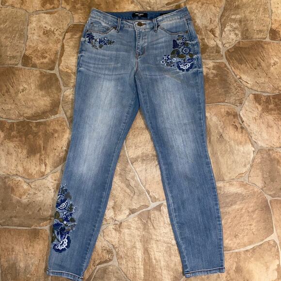Nine West Jeans Gramercy Skinny High Rise Embroidered Floral Light Wash Jeans, 4 - Picture 1 of 9